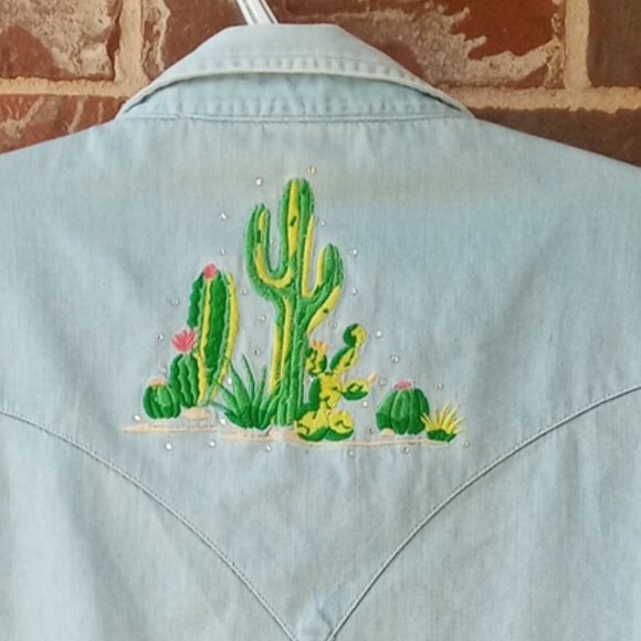 Vintage Wrangler Cactus Embroidered front and back pearl snap denim shirt XL - Picture 4 of 10